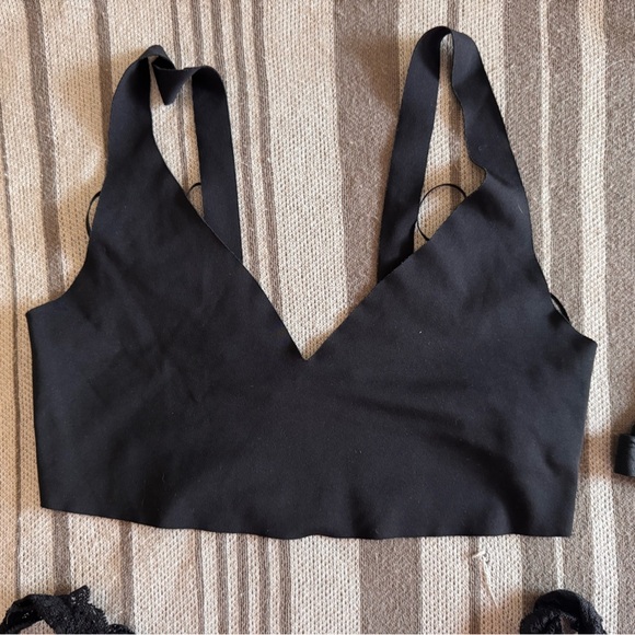 BUNDLE🛍️ 4 Women’s Medium Bralettes - Picture 2 of 5